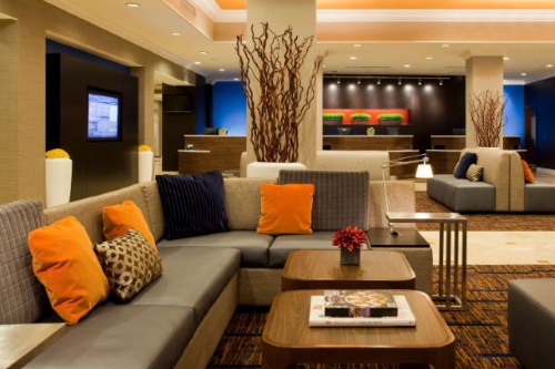 Courtyard by Marriott Toronto lobby